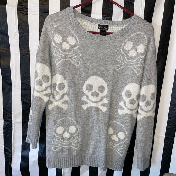 Wet Seal Skull Crew Sweater 💀 - Picture 2 of 4